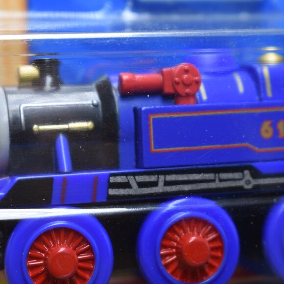 Belle 6120 Day of the Diesels Thomas & Friends Wooden Railway Train Engine New - Picture 4 of 11